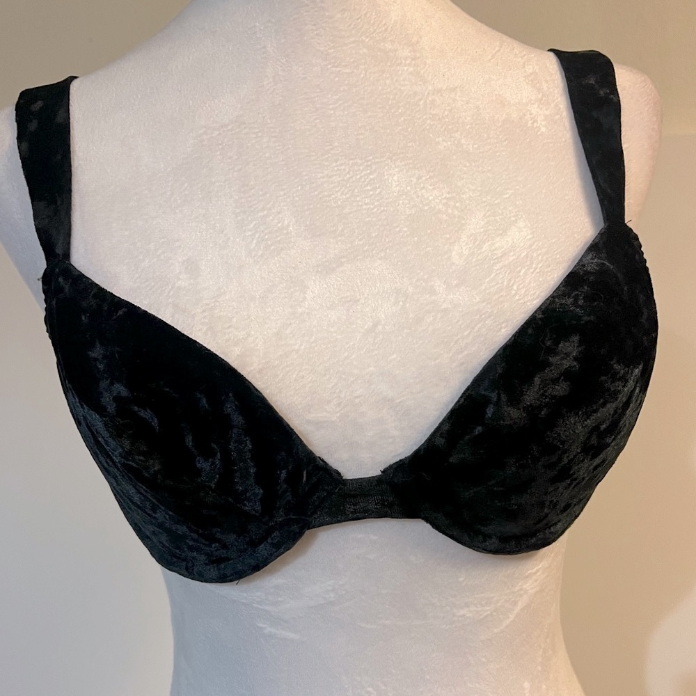 Vintage Victoria’s Secret GOLD LABEL crushed velvet bra 34B